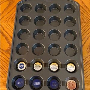 Wilton 24 cup Mimi muffin pan